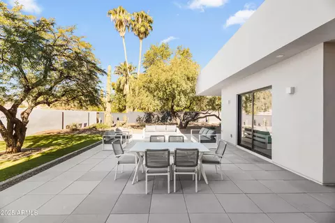 Exterior - 5156 N 45th Pl, Phoenix, AZ 85018 photo 9 of 10