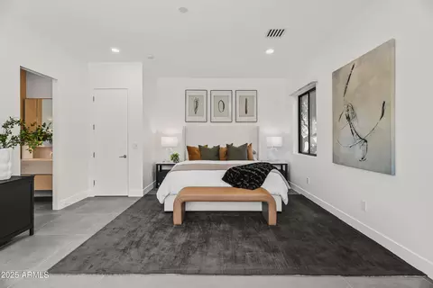 Bedroom - 5156 N 45th Pl, Phoenix, AZ 85018 photo 1 of 3