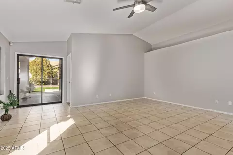Living - 3232 E Hononegh Dr, Phoenix, AZ 85050 photo 1 of 3