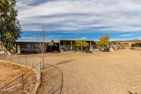 47844 N 17th Ave, New River, AZ 85087