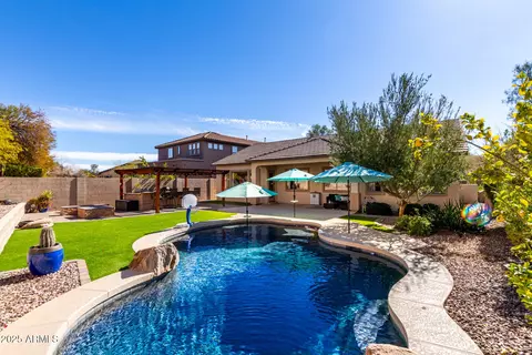 2422 W Aloe Vera Dr, Phoenix, AZ 85085