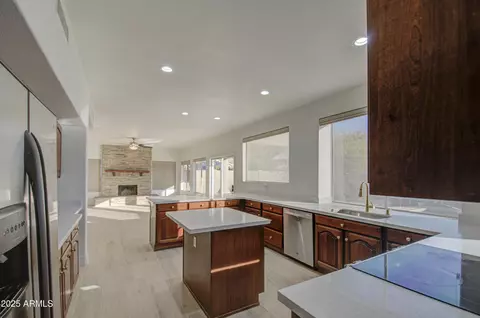Kitchen - 1349 E Rock Wren Rd, Phoenix, AZ 85048 photo 4 of 5