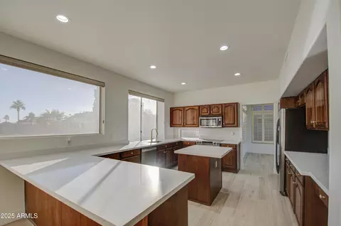 Kitchen - 1349 E Rock Wren Rd, Phoenix, AZ 85048 photo 1 of 5
