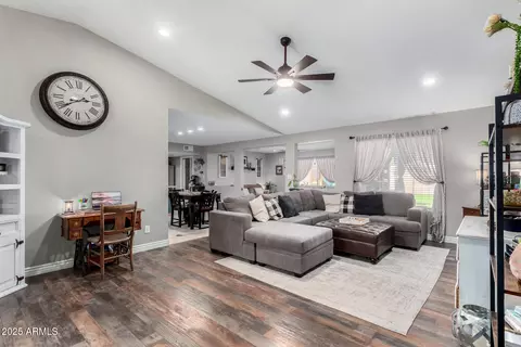 Entry Way - 1353 N Avoca --, Mesa, AZ 85207 photo 2 of 4