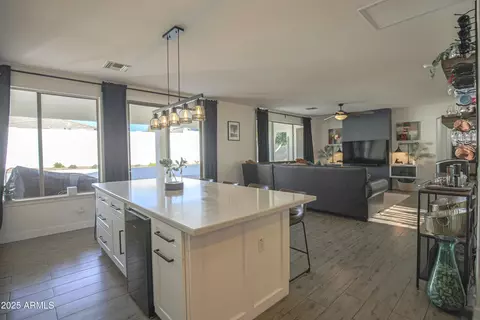 Kitchen - 6014 W Bent Tree Dr, Phoenix, AZ 85083 photo 6 of 11