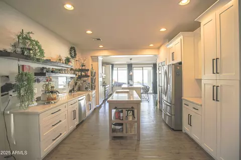 Kitchen - 6014 W Bent Tree Dr, Phoenix, AZ 85083 photo 10 of 11