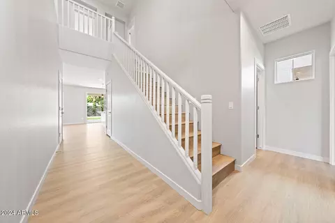 550 W Copper Way, Chandler, AZ 85225