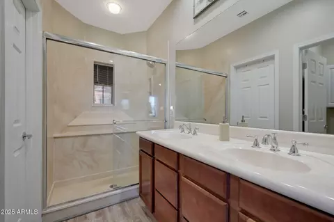 Bath - 3935 E Rough Rider Rd #1055, Phoenix, AZ 85050 photo 1 of 3