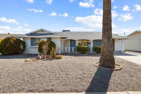 10423 W Monterosa Dr, Sun City, AZ 85351