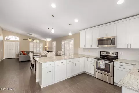 635 W Douglas Ave, Gilbert, AZ 85233 photo 8