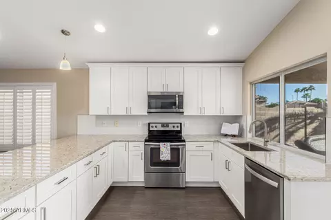 635 W Douglas Ave, Gilbert, AZ 85233 photo 9