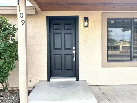 1109 Emerald Ave, Mesa, AZ 85204 photo 2