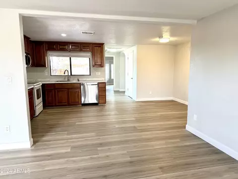 1109 Emerald Ave, Mesa, AZ 85204 photo 4