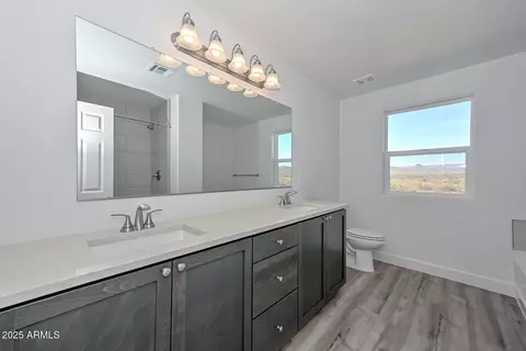 Bath - 1510 E Red Range Way, Phoenix, AZ 85085 photo 7 of 9