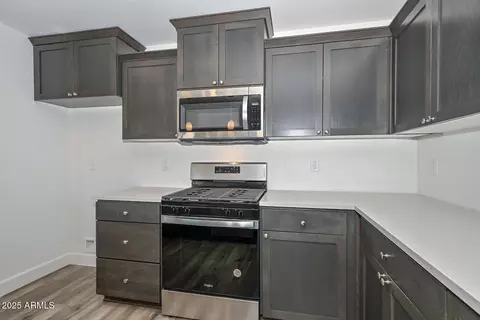 Kitchen - 1510 E Red Range Way, Phoenix, AZ 85085 photo 4 of 6