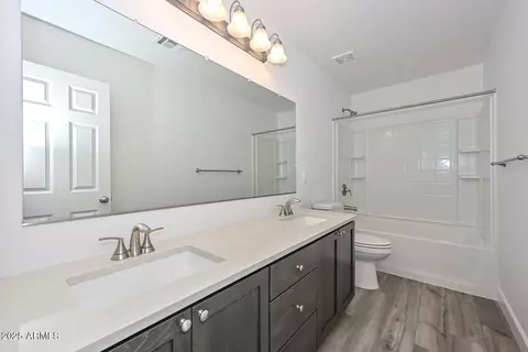 Bath - 1510 E Red Range Way, Phoenix, AZ 85085 photo 5 of 9