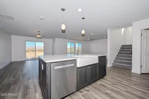 Kitchen - 1510 E Red Range Way, Phoenix, AZ 85085 photo 5 of 6
