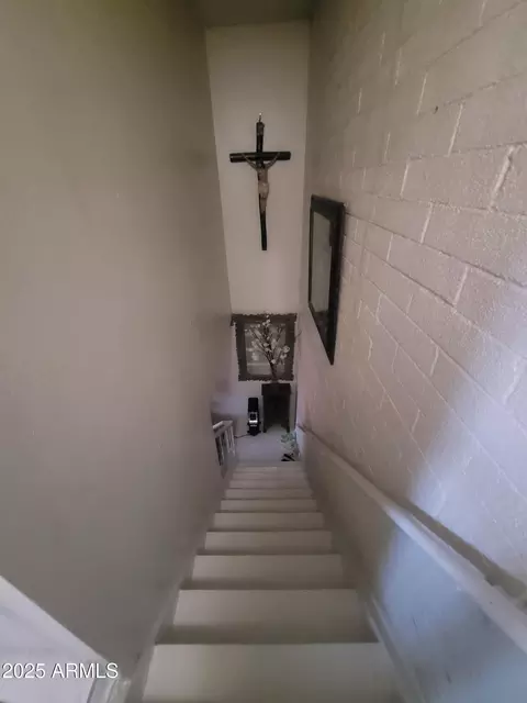 Entry Way - 6830 W Devonshire Ave, Phoenix, AZ 85033 photo 2 of 3