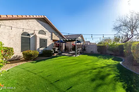 Exterior - 4411 E Lone Cactus Dr, Phoenix, AZ 85050 photo 2 of 6