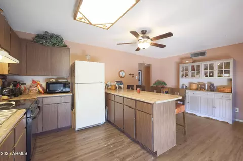 Kitchen - 14637 N 36th Dr, Phoenix, AZ 85053 photo 4 of 4