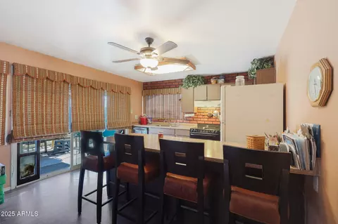Kitchen - 14637 N 36th Dr, Phoenix, AZ 85053 photo 3 of 4