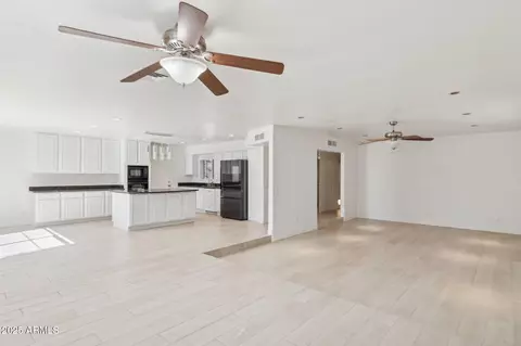 2935 W Dailey St, Phoenix, AZ 85053 photo 8