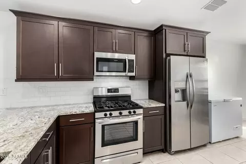 Kitchen - 7316 S 22nd Ln, Phoenix, AZ 85041 photo 1 of 2