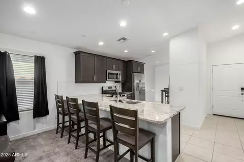 Entry Way - 7316 S 22nd Ln, Phoenix, AZ 85041 photo 1 of 2
