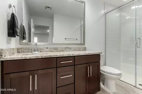 Bath - 7316 S 22nd Ln, Phoenix, AZ 85041 photo 1 of 3
