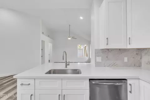 2301 E Santa Rosa Dr, Gilbert, AZ 85234 photo 9