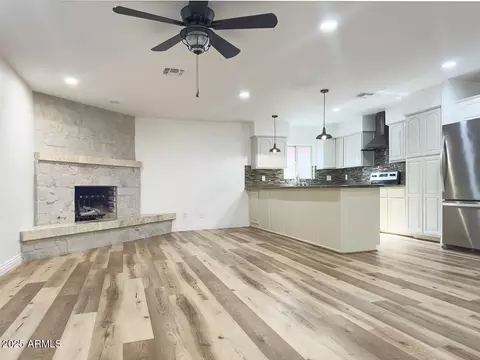 Living - 15021 N 7th Dr, Phoenix, AZ 85023 photo 1 of 2