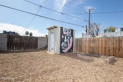 Exterior - 1305 E Brill St, Phoenix, AZ 85006 photo 5 of 6