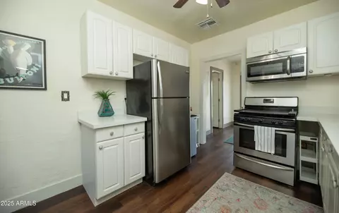Entry Way - 1305 E Brill St, Phoenix, AZ 85006 photo 1 of 2
