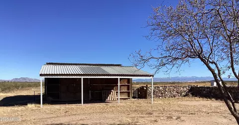 7522 S Bear Track Trl, Willcox, AZ 85643 photo 3