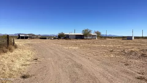 7522 S Bear Track Trl, Willcox, AZ 85643 photo 2