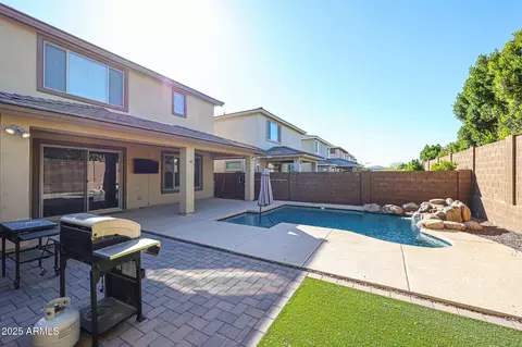 Exterior - 3548 E Tina Dr, Phoenix, AZ 85050 photo 4 of 5