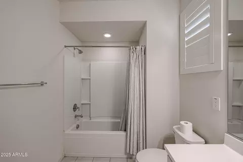 Bath - 3548 E Tina Dr, Phoenix, AZ 85050 photo 1 of 6