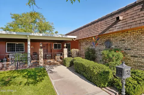 9802 W Shasta Dr, Sun City, AZ 85351