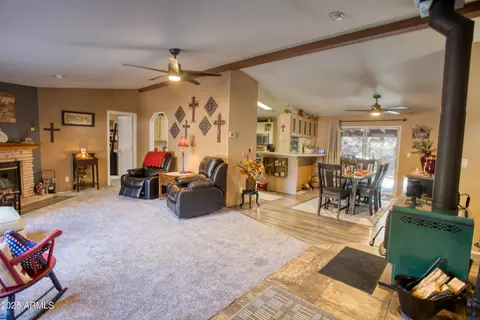 1981 Rustling Pine Dr, Overgaard, AZ 85933 photo 11