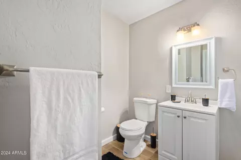 Bath - 1708 E Verde Ln, Phoenix, AZ 85016 photo 6 of 7