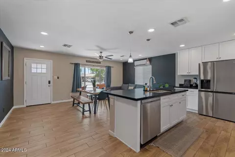 Kitchen - 1708 E Verde Ln, Phoenix, AZ 85016 photo 1 of 6