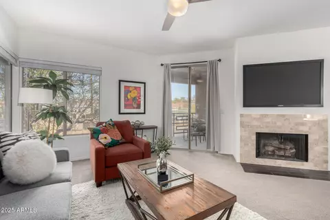 1411 E Orangewood Ave #202, Phoenix, AZ 85020