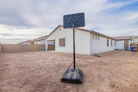 Exterior - 7515 W Warner St, Phoenix, AZ 85043 photo 4 of 6