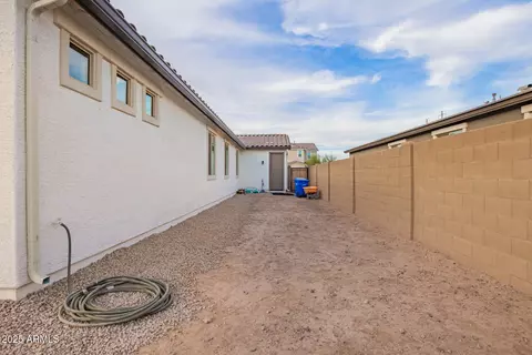 Exterior - 7515 W Warner St, Phoenix, AZ 85043 photo 5 of 6