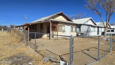 440 S Curtis Ave, Willcox, AZ 85643 photo 2
