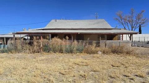 440 S Curtis Ave, Willcox, AZ 85643 photo 3
