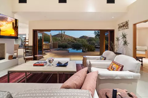 10002 E Adele Ct, Scottsdale, AZ 85255