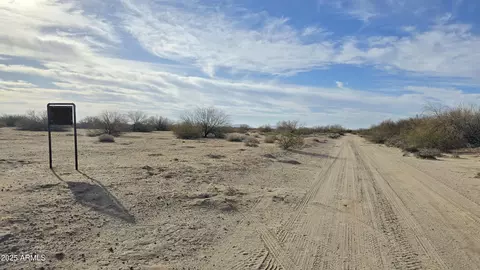 900 S 523rd Ave #3, Tonopah, AZ 85354