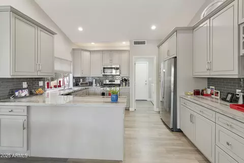 10232 E Lambert Dr, Sun Lakes, AZ 85248 photo 2
