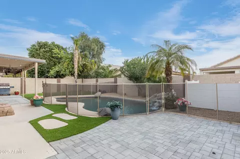 9001 W Lone Cactus Dr, Peoria, AZ 85382